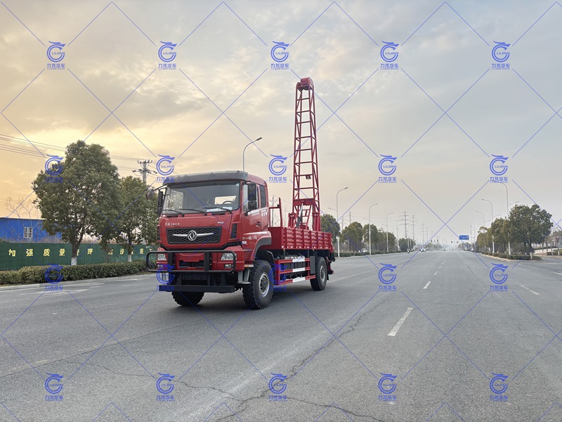 沙漠越野原裝四驅(qū)鉆機車